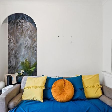 Modern One Bedroom Apartments In Brighton Exterior photo