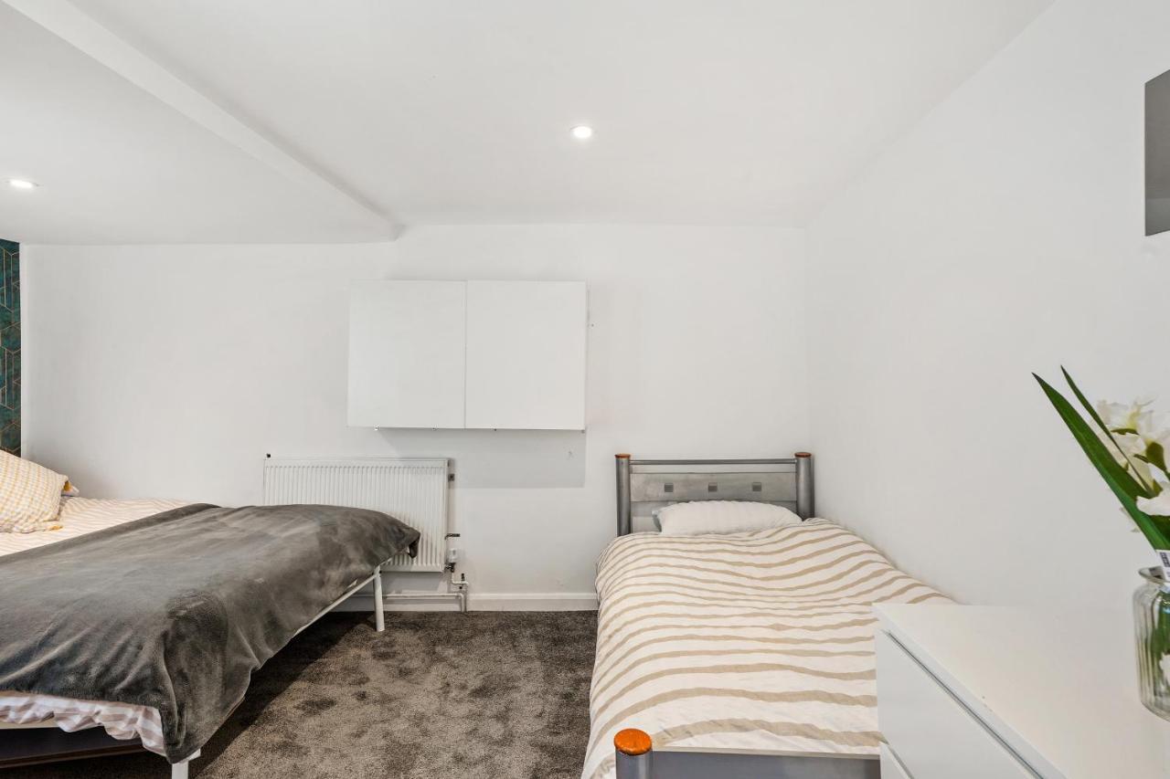 Modern One Bedroom Apartments In Brighton Exterior photo