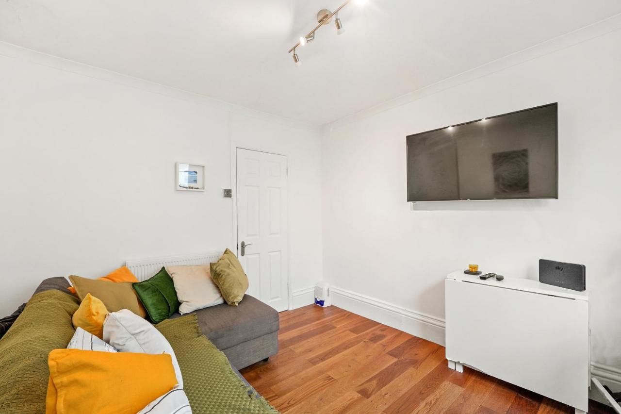 Modern One Bedroom Apartments In Brighton Exterior photo