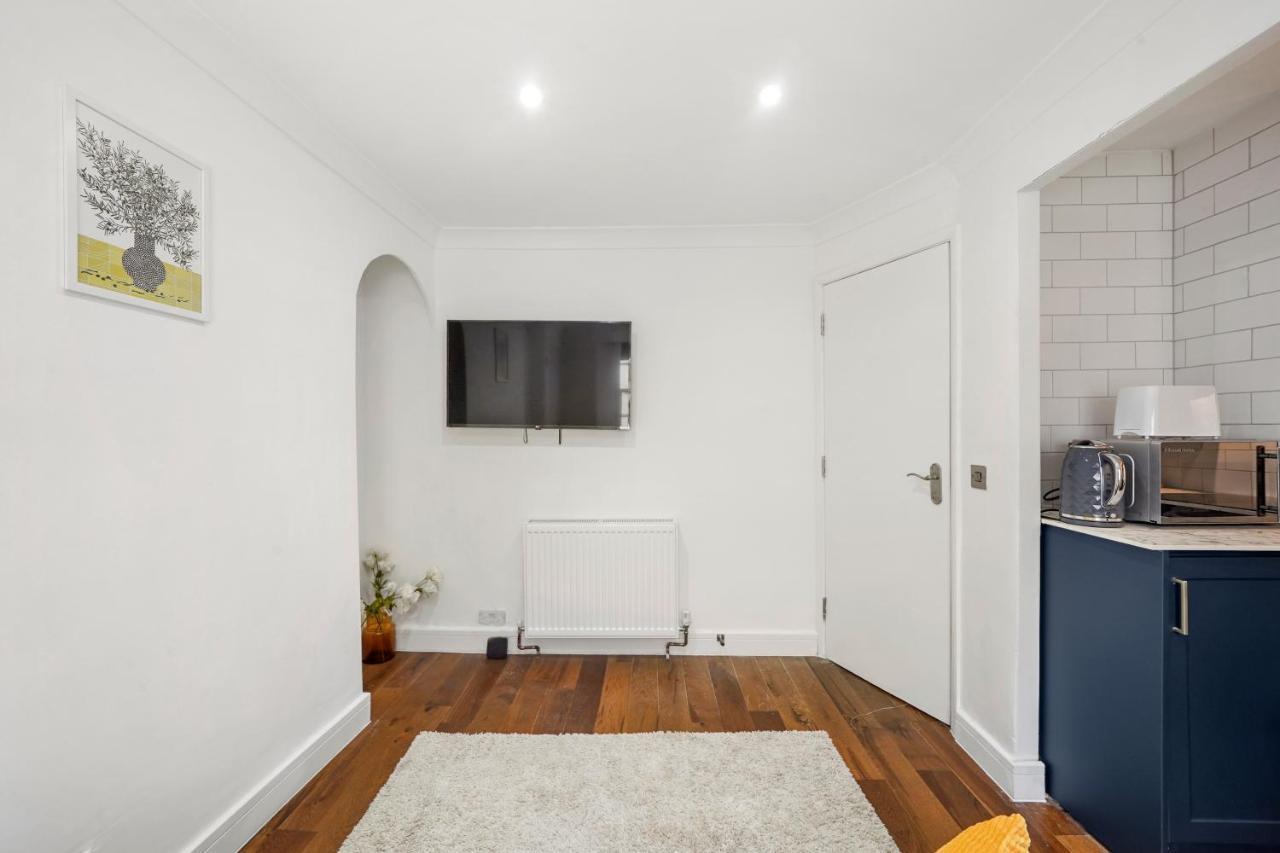 Modern One Bedroom Apartments In Brighton Exterior photo